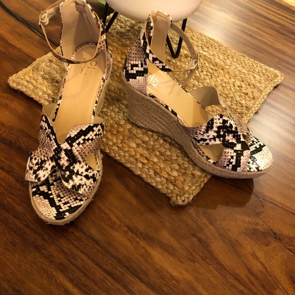 Snakeskin print wedge - Picture 2 of 3